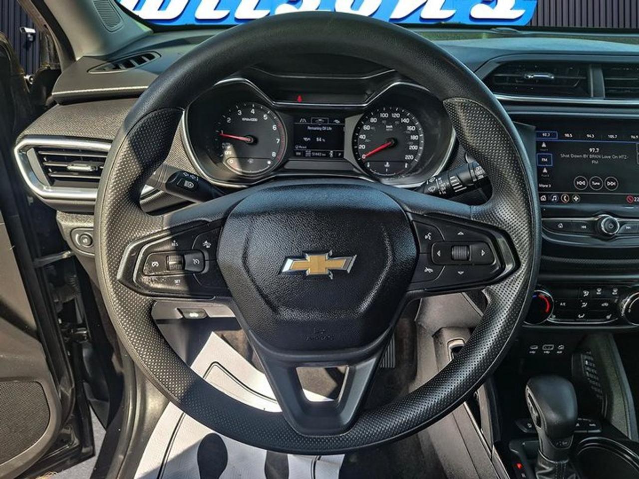 2021 Chevrolet TrailBlazer LT AWD | Heated Seats | CarPlay + Android | Remote Start | Blind Spot | Rear Cam | and More ! Photo