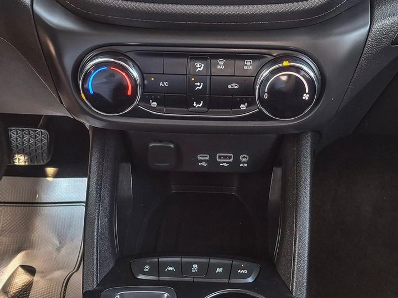2021 Chevrolet TrailBlazer LT AWD | Heated Seats | CarPlay + Android | Remote Start | Blind Spot | Rear Cam | and More ! Photo