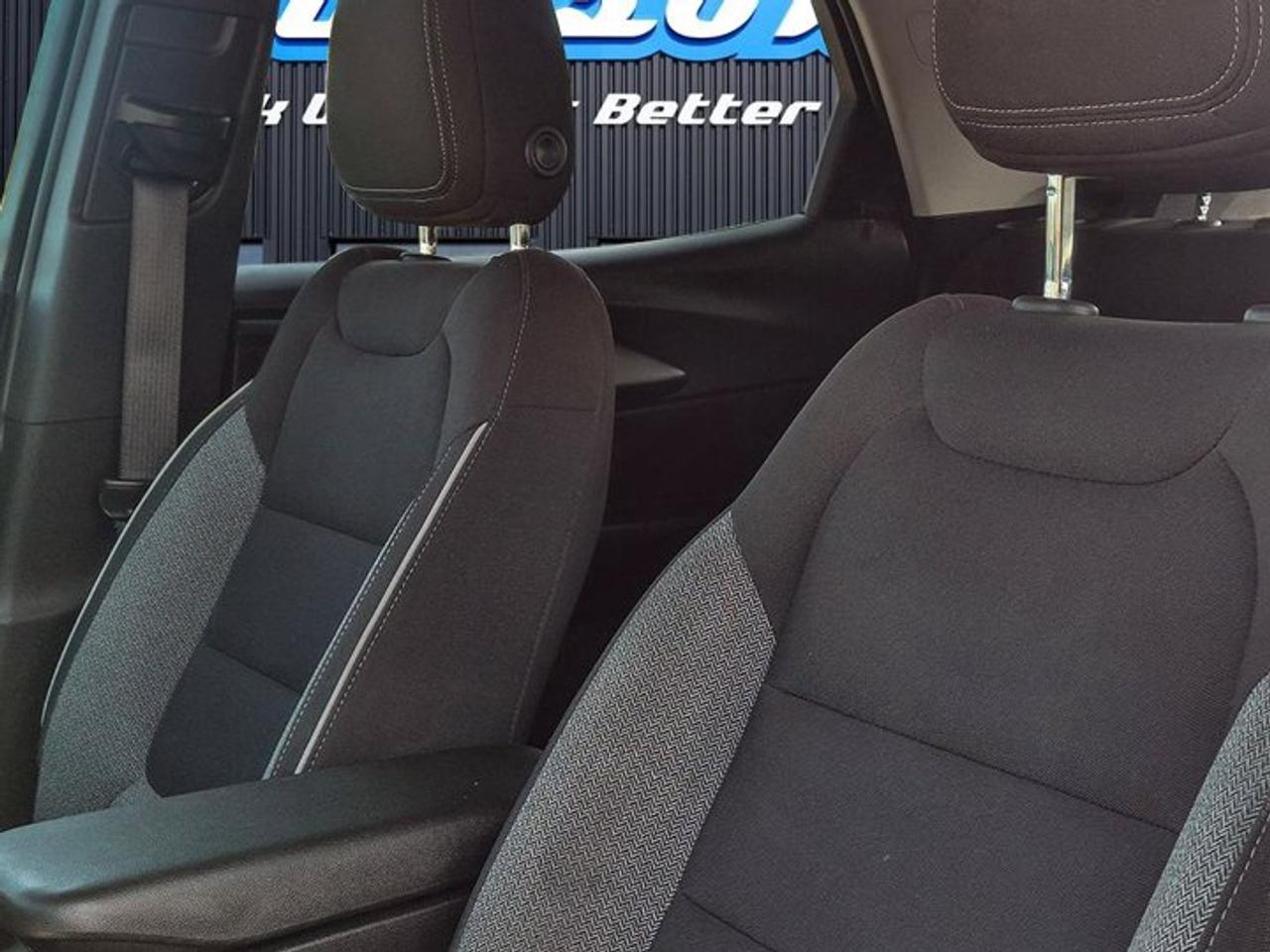 2021 Chevrolet TrailBlazer LT AWD | Heated Seats | CarPlay + Android | Remote Start | Blind Spot | Rear Cam | and More ! Photo