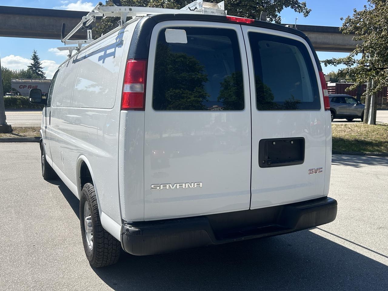 2017 GMC Savana Cargo Van  Photo