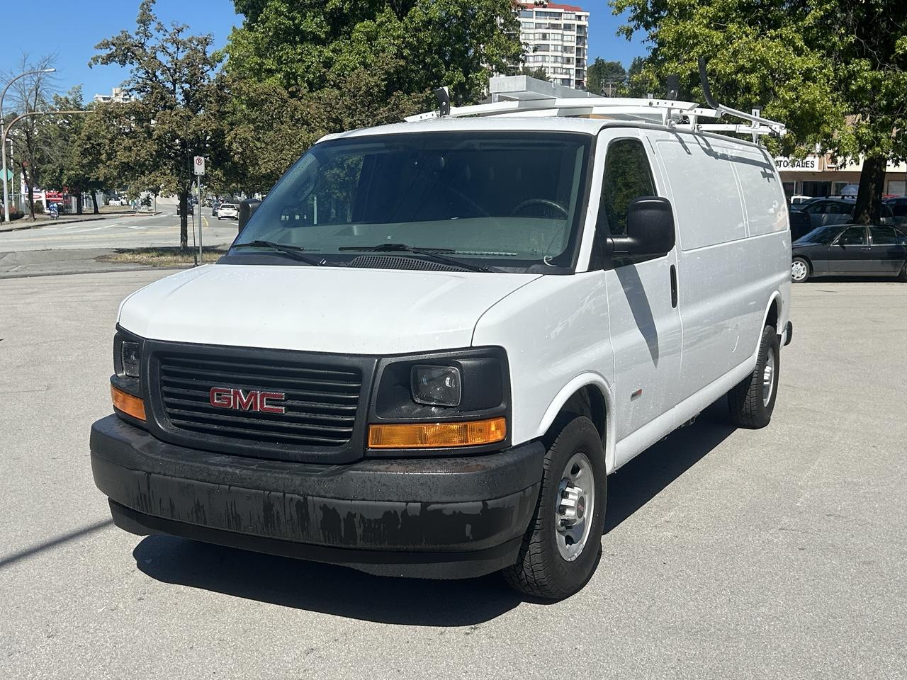 2017 GMC Savana Cargo Van  - Photo #1