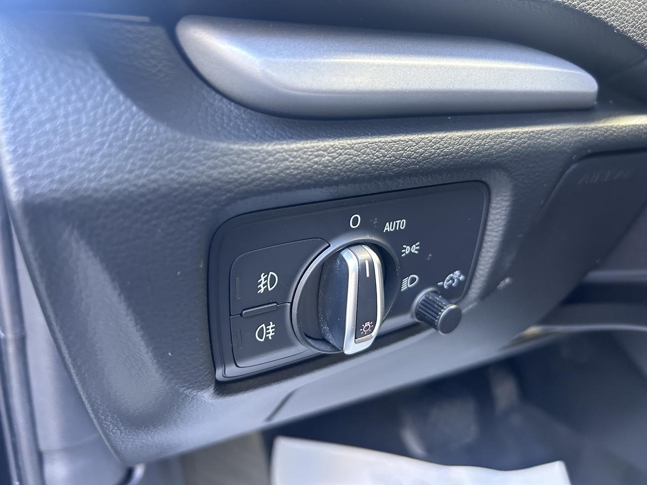 2015 Audi A3 KOMFORT, HEATED SEATS, SUNROOF, BLUETOOTH & MORE!! - Photo #14