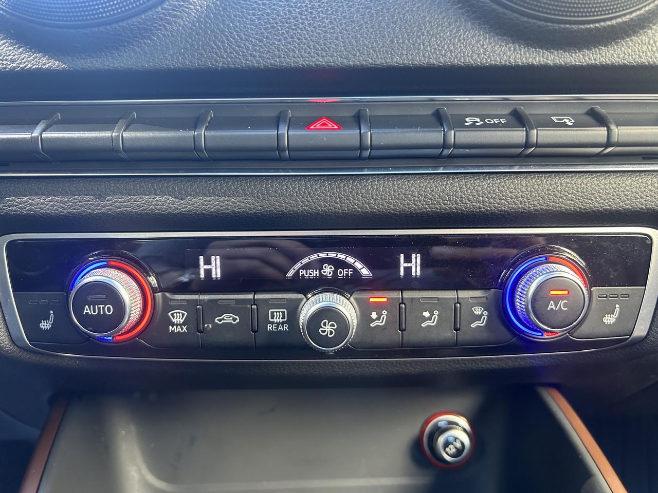 2015 Audi A3 KOMFORT, HEATED SEATS, SUNROOF, BLUETOOTH & MORE!! - Photo #31