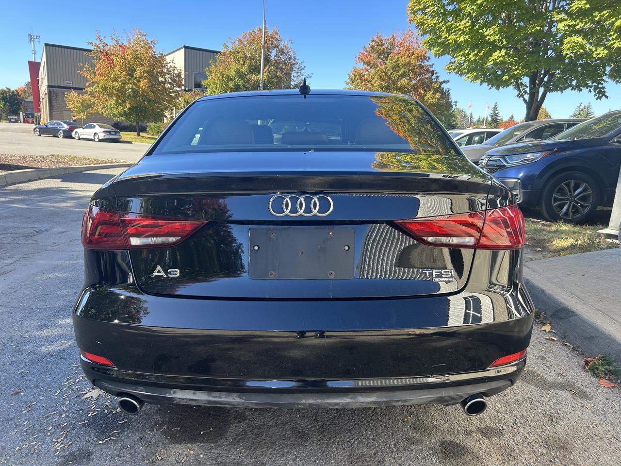 2015 Audi A3 KOMFORT, HEATED SEATS, SUNROOF, BLUETOOTH & MORE!! Photo4