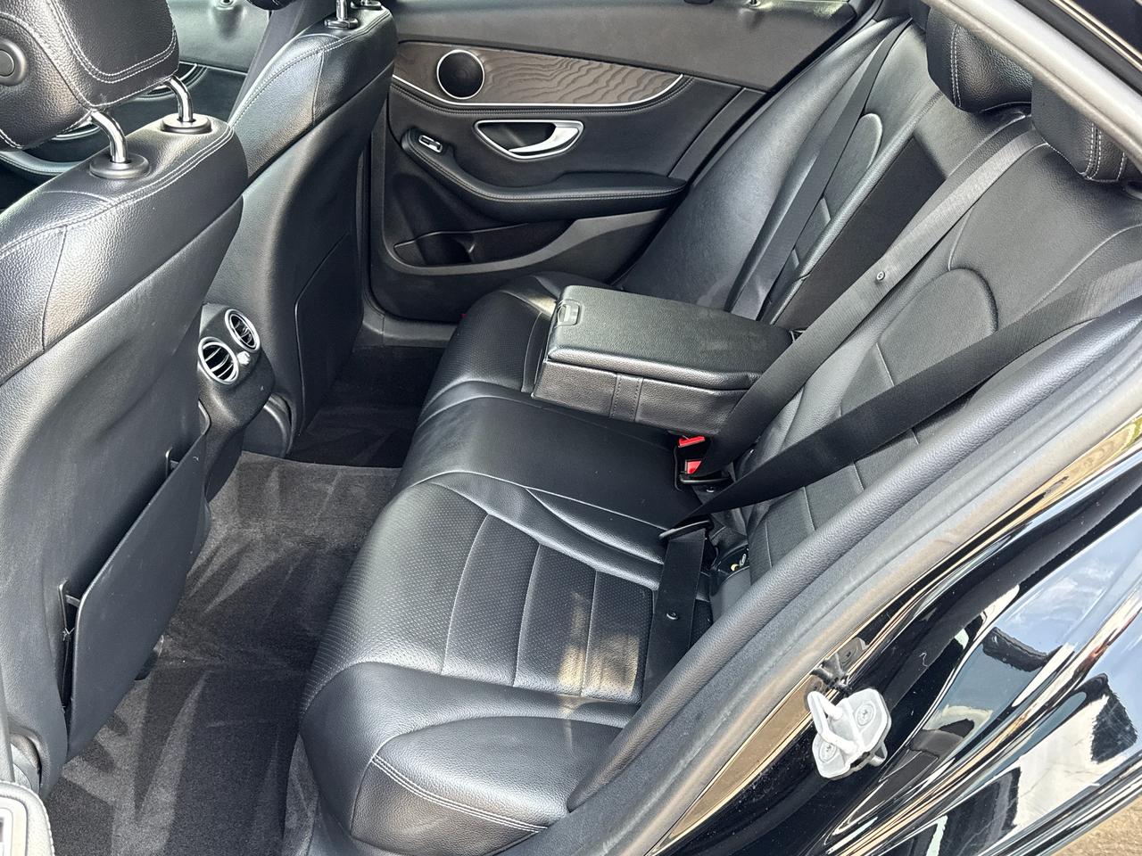 2015 Mercedes-Benz C-Class C300 4MATIC+CLEAN CARFAX+GPS+Camera+Heated Seats Photo