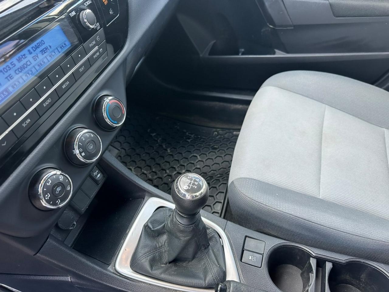 2015 Toyota Corolla * CE * NO ACCIDENTS * CE Photo