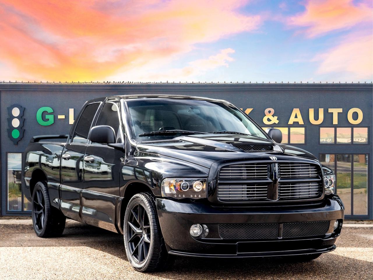 2005 Dodge Ram SRT-10 Photo1