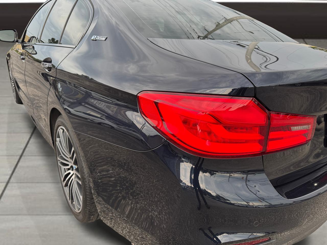 2018 BMW 5 Series 530e xDrive iPerformance Plug-In Hybrid+CLEANCARFA Photo