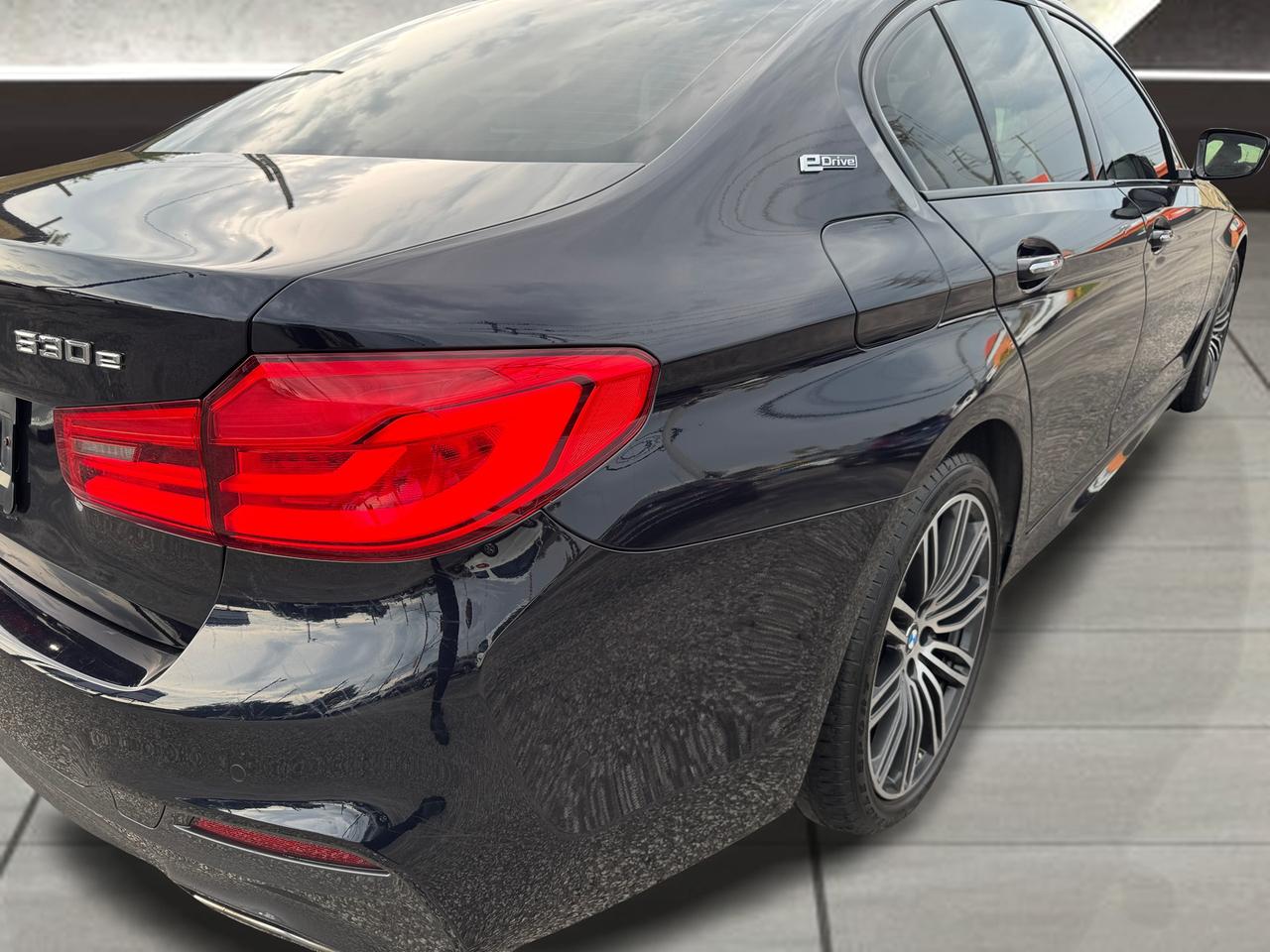 2018 BMW 5 Series 530e xDrive iPerformance Plug-In Hybrid+CLEANCARFA Photo