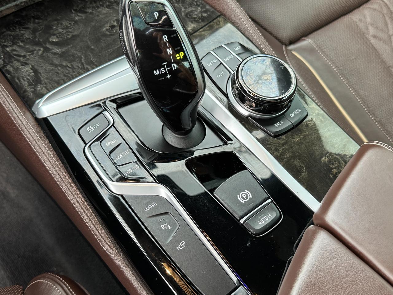 2018 BMW 5 Series 530e xDrive iPerformance Plug-In Hybrid+CLEANCARFA Photo