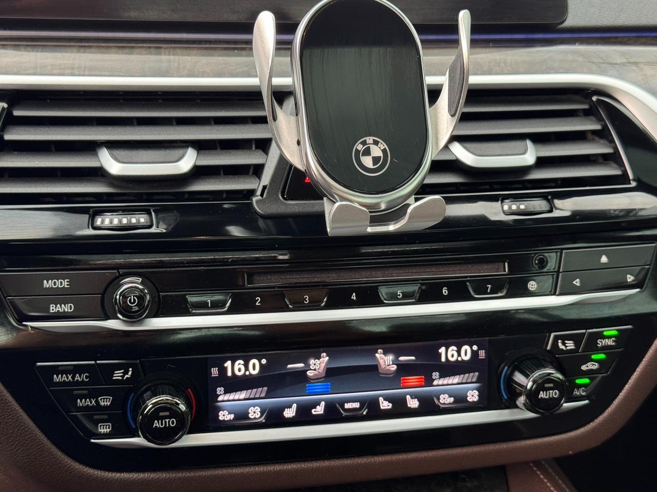 2018 BMW 5 Series 530e xDrive iPerformance Plug-In Hybrid+CLEANCARFA Photo