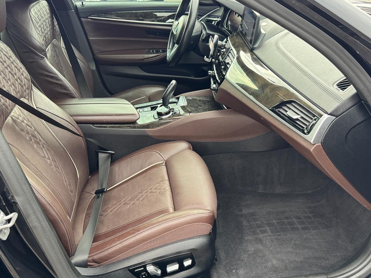2018 BMW 5 Series 530e xDrive iPerformance Plug-In Hybrid+CLEANCARFA Photo