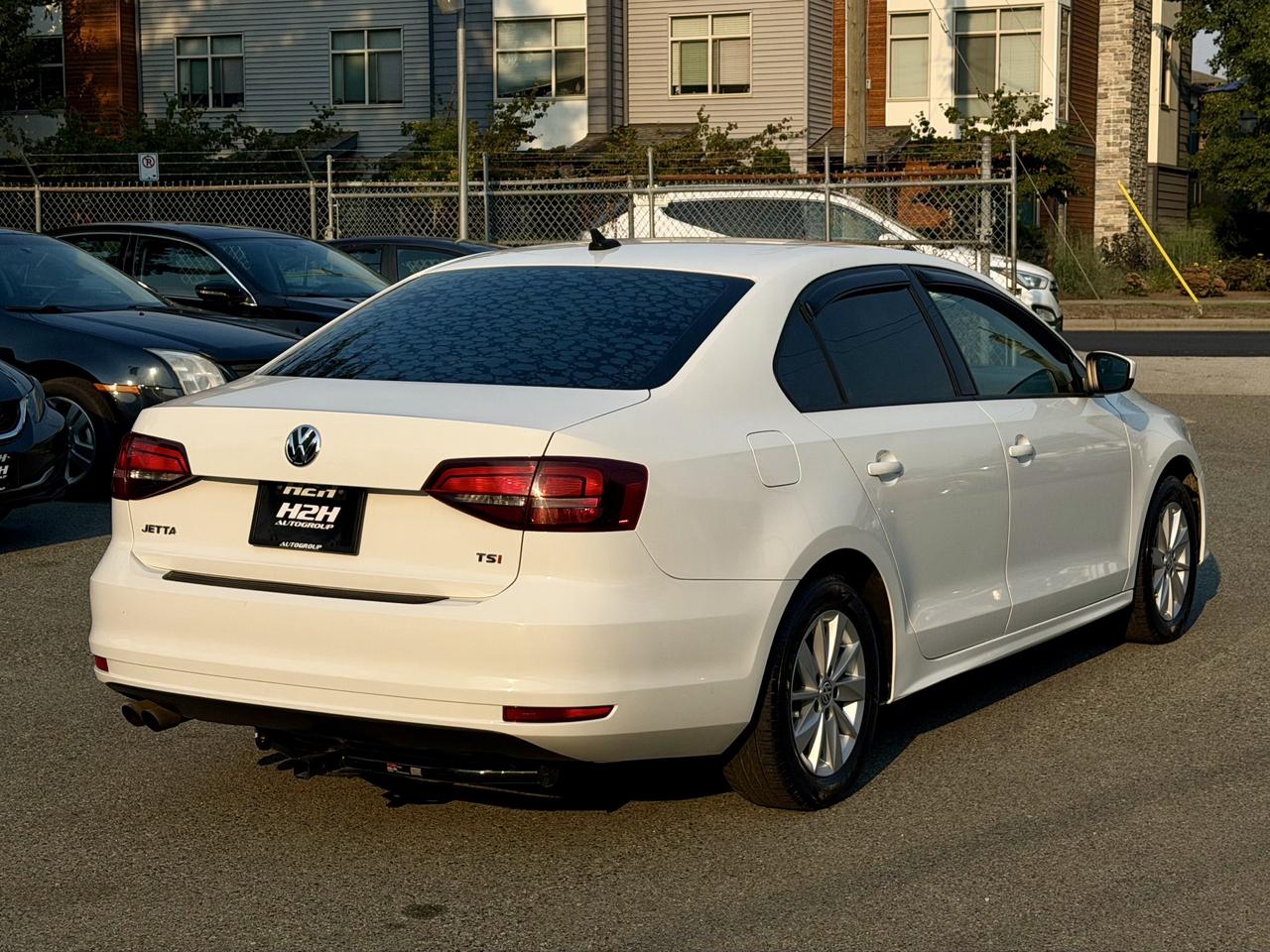 2017 Volkswagen Jetta FINANCING AVAILABLE Photo5