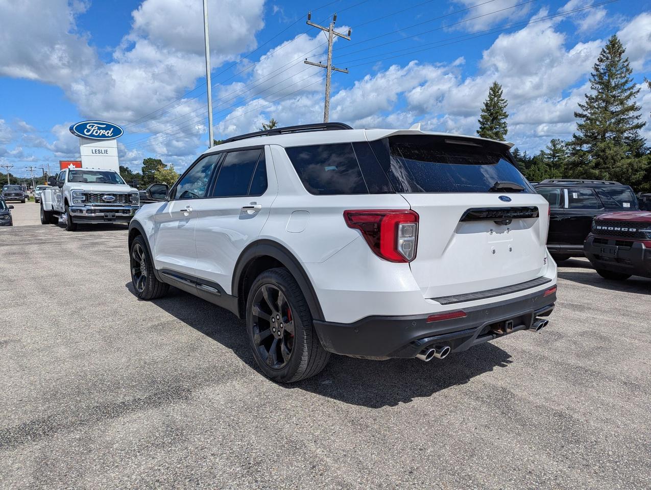 2022 Ford Explorer ST 4WD Photo3