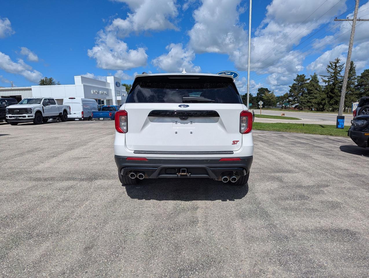 2022 Ford Explorer ST 4WD Photo4