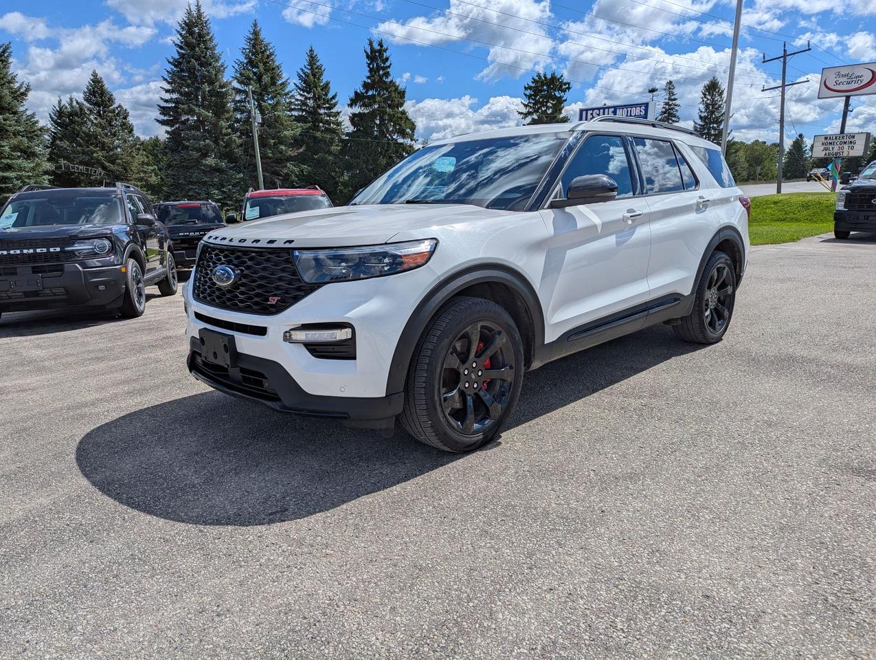 2022 Ford Explorer ST 4WD Photo0
