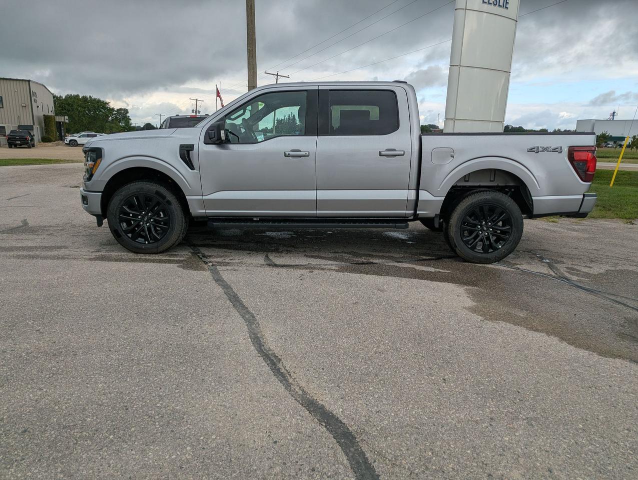 2026 Ford F-150 XLT SuperCrew 302A 4x4 Photo2