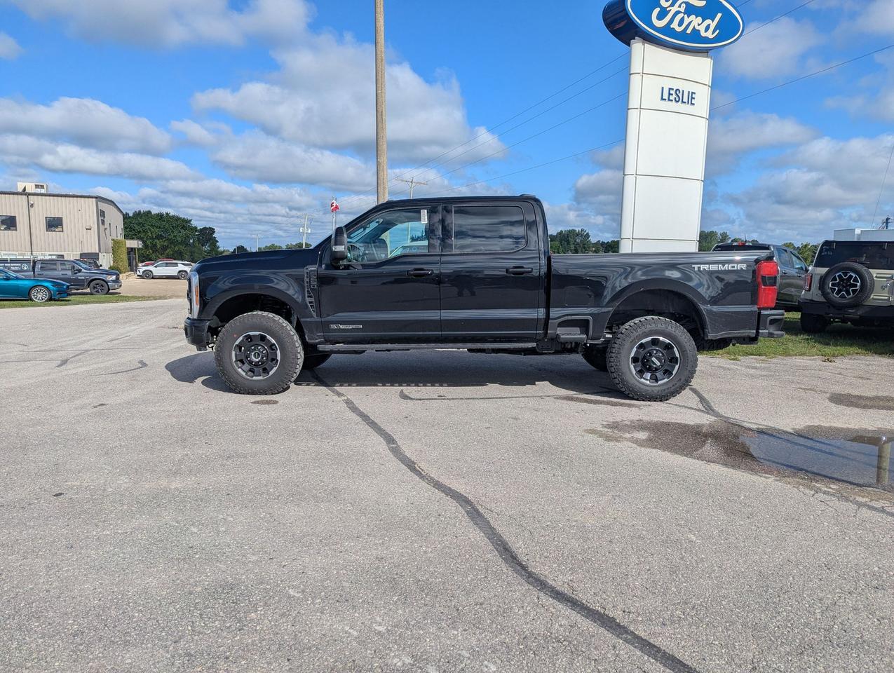 2026 Ford F-250 Super Duty SRW LARIAT 4WD CREW CAB 6.75' BOX Photo2