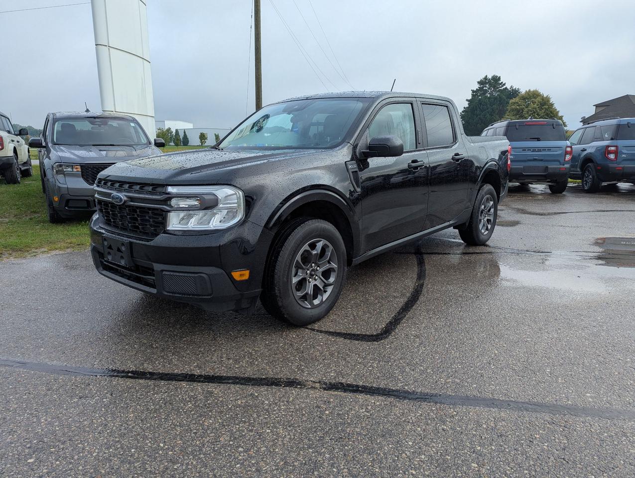 2023 Ford Maverick XLT AWD SuperCrew Photo0