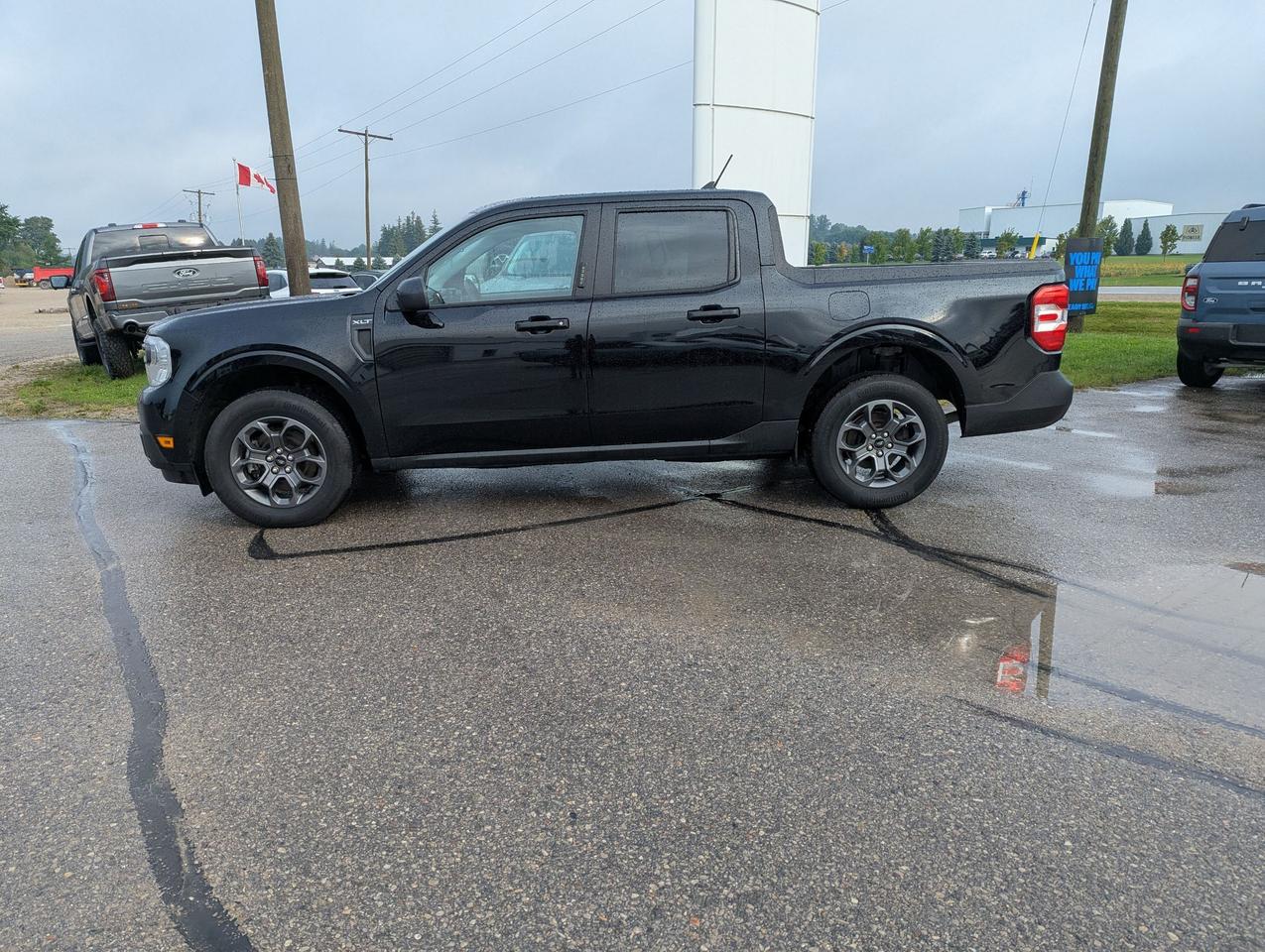 2023 Ford Maverick XLT AWD SuperCrew Photo2