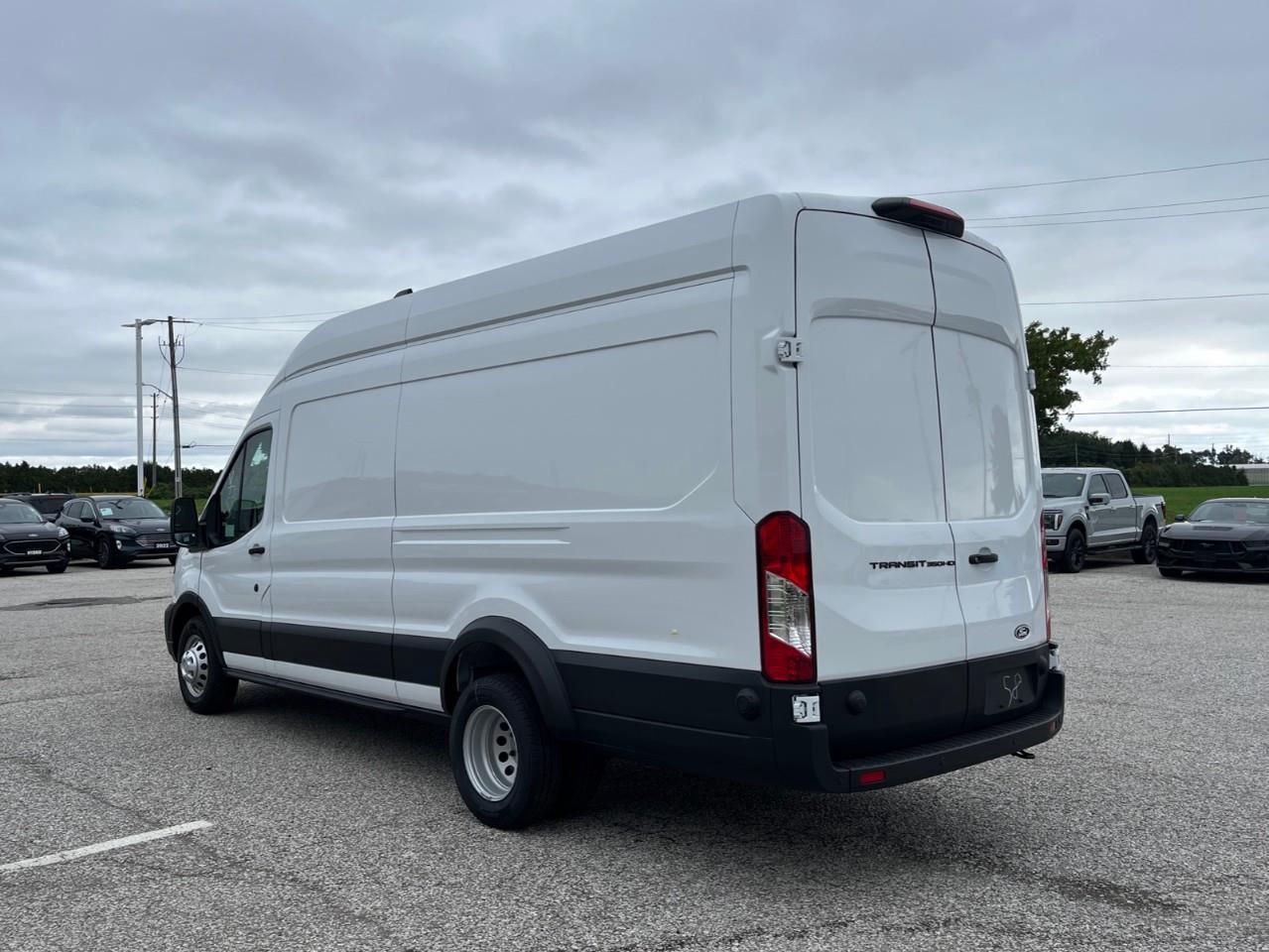 2026 Ford Transit 350  Photo4