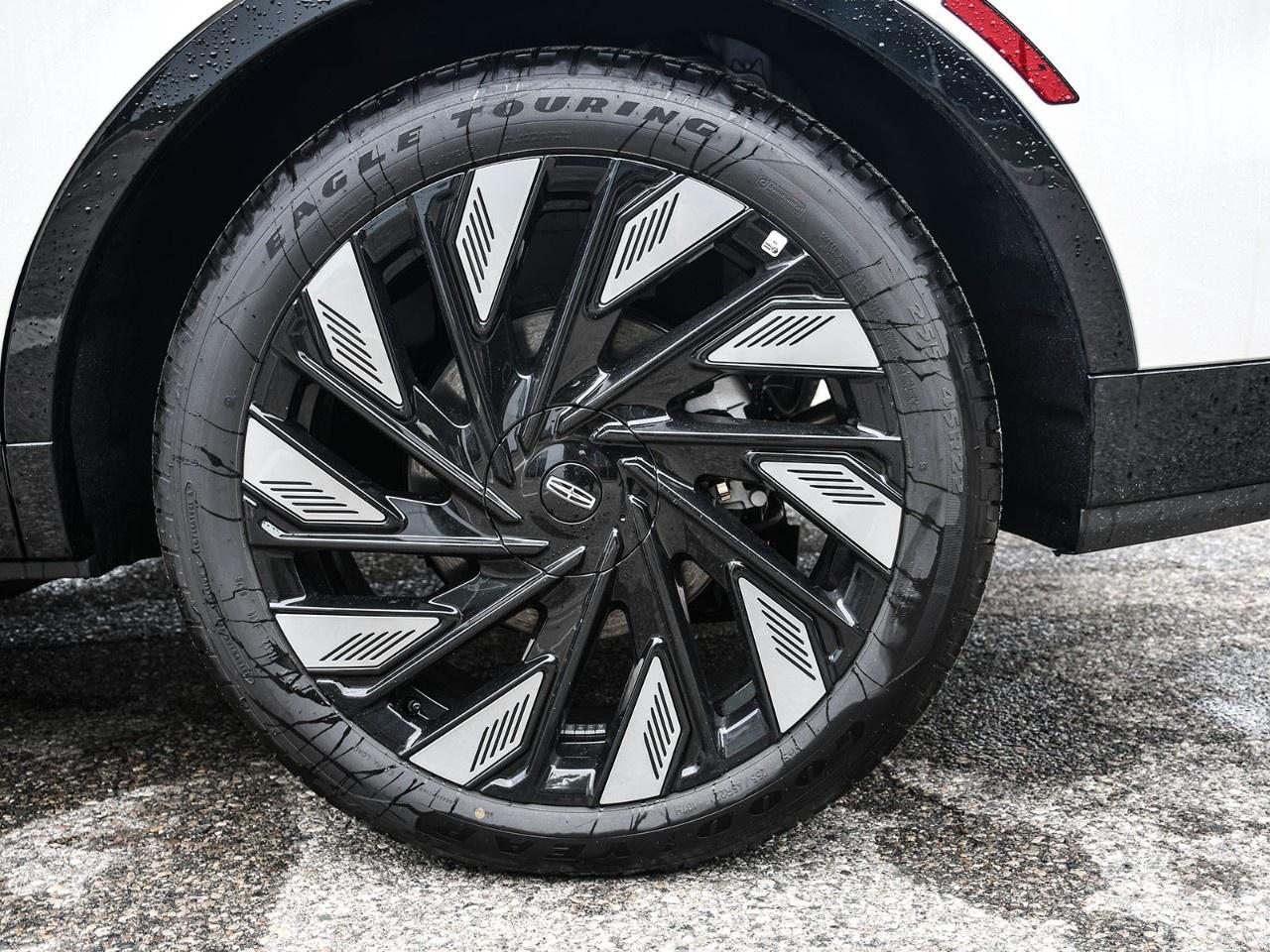 2026 Lincoln Nautilus Reserve AWD Photo