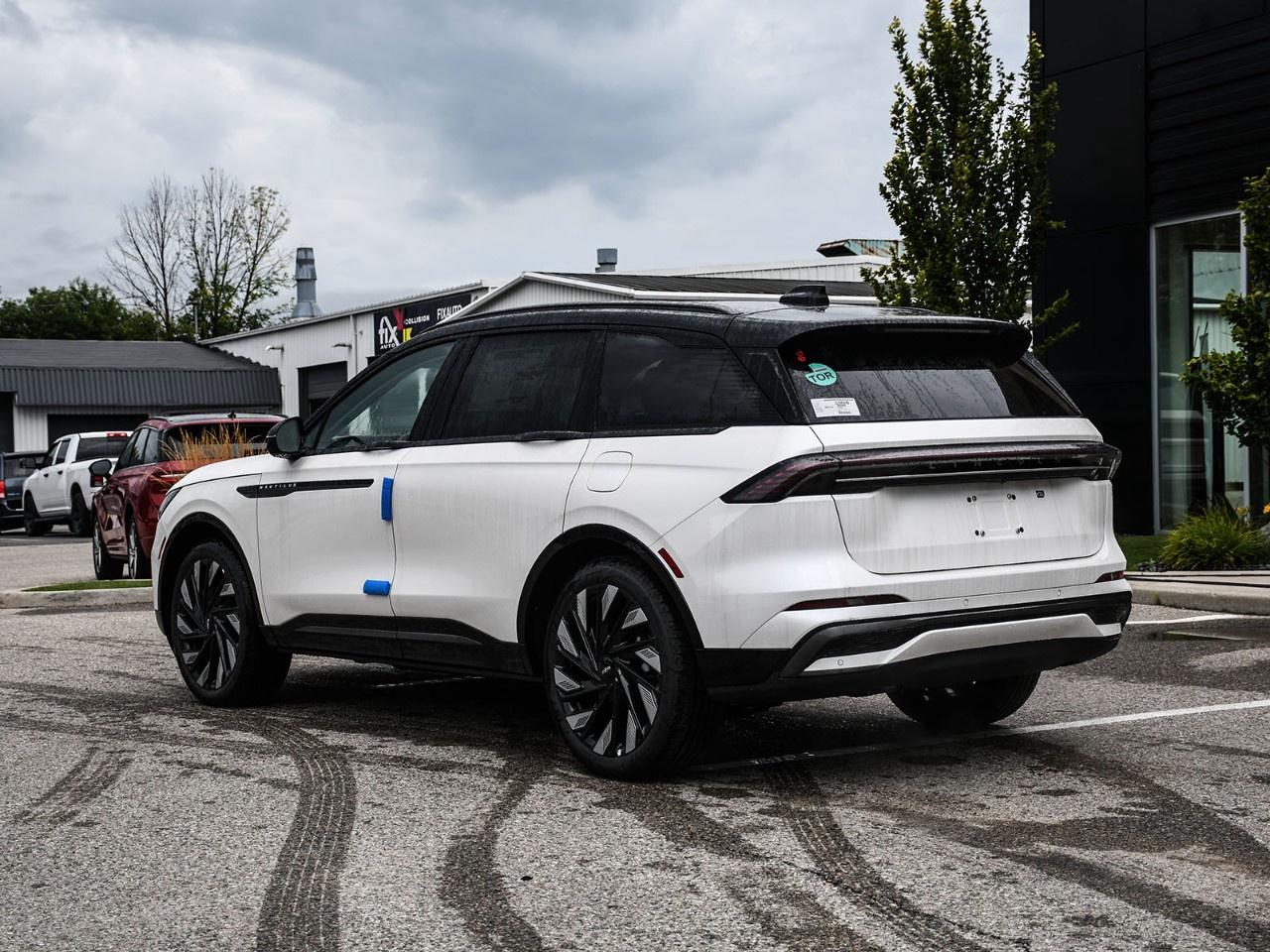 2026 Lincoln Nautilus Reserve AWD Photo