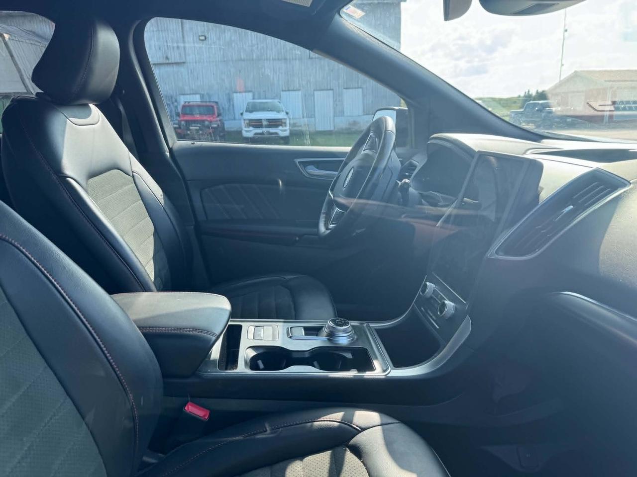 2024 Ford Edge ST Line Photo3