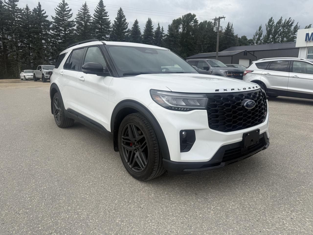 2025 Ford Explorer ST 4WD Photo1