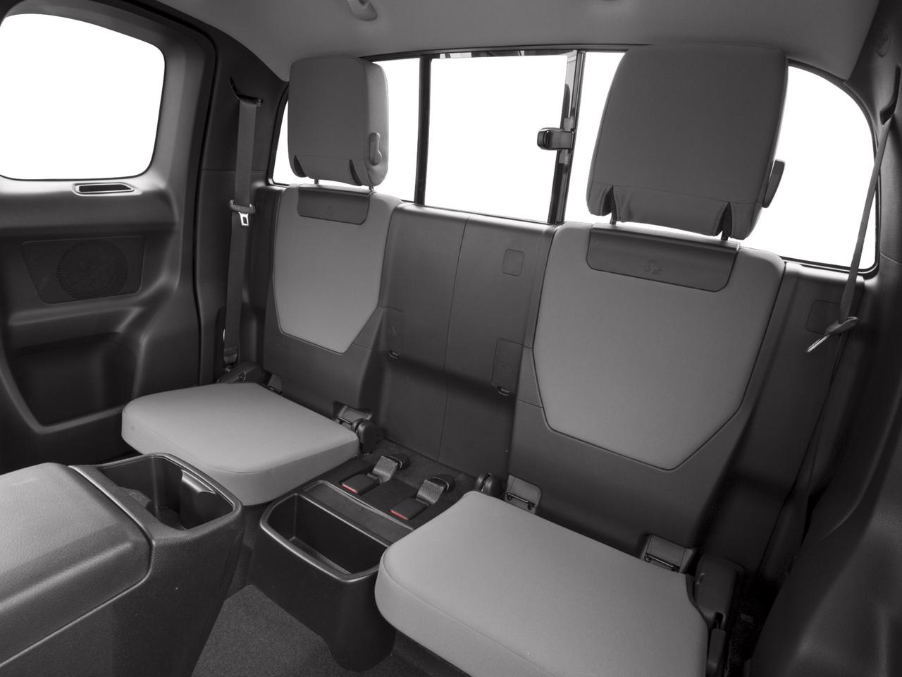 2016 Toyota Tacoma SR5 Photo5