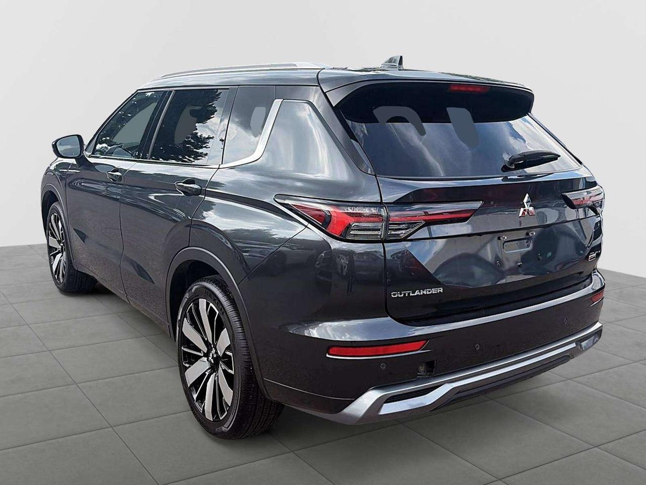 2025 Mitsubishi Outlander SUNROOF|20" WHEELS Photo3