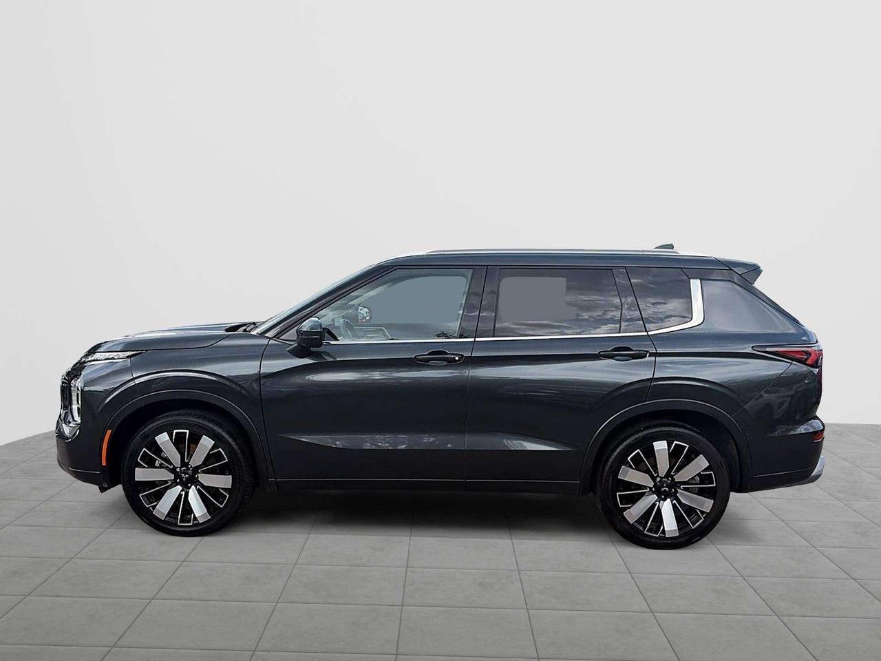 2025 Mitsubishi Outlander SUNROOF|20" WHEELS Photo4