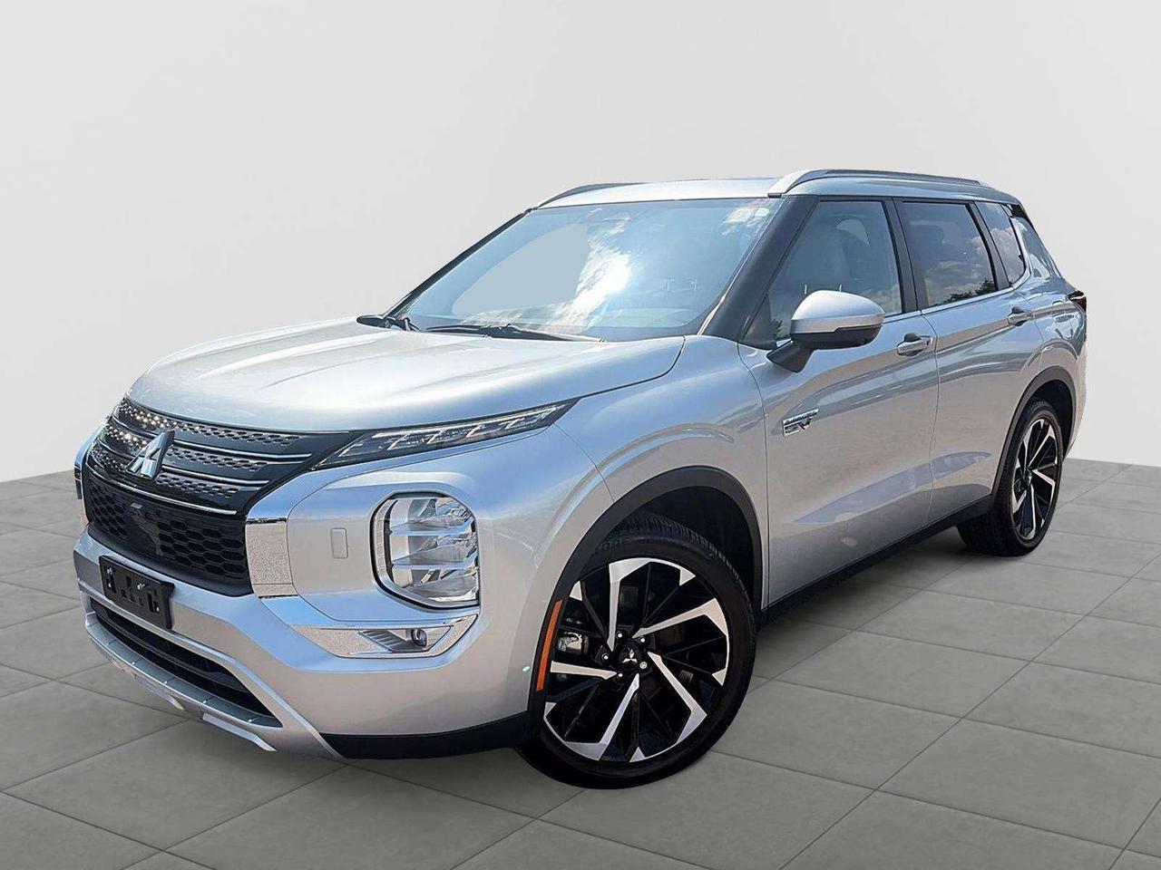 2025 Mitsubishi Outlander APPLE CARPLAY| HEATED SEATS Photo0