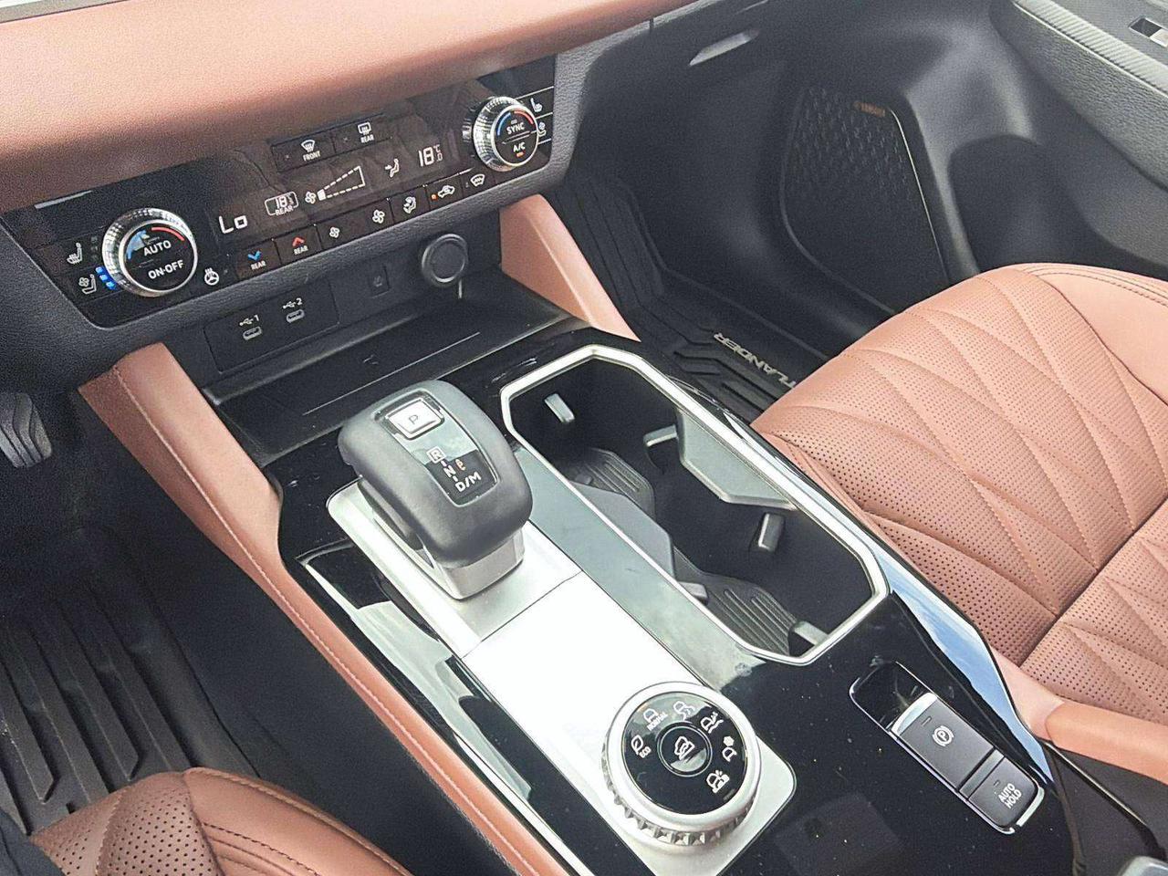 2025 Mitsubishi Outlander APPLE CRAPLAY|BROWN LEATHER Photo