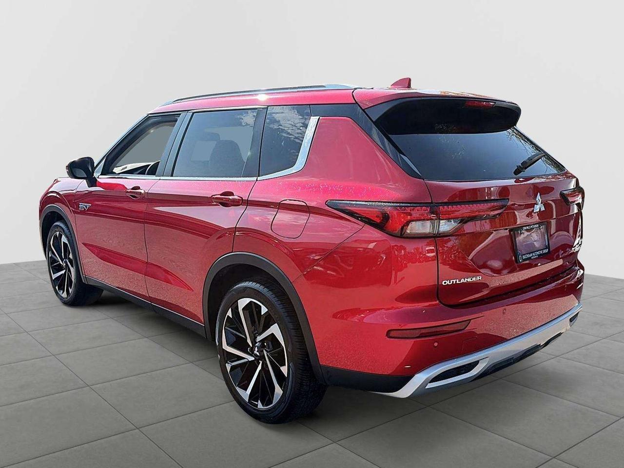 2025 Mitsubishi Outlander SUNROOF|APPLE CARPLAY|HEATED 2nd Row Photo