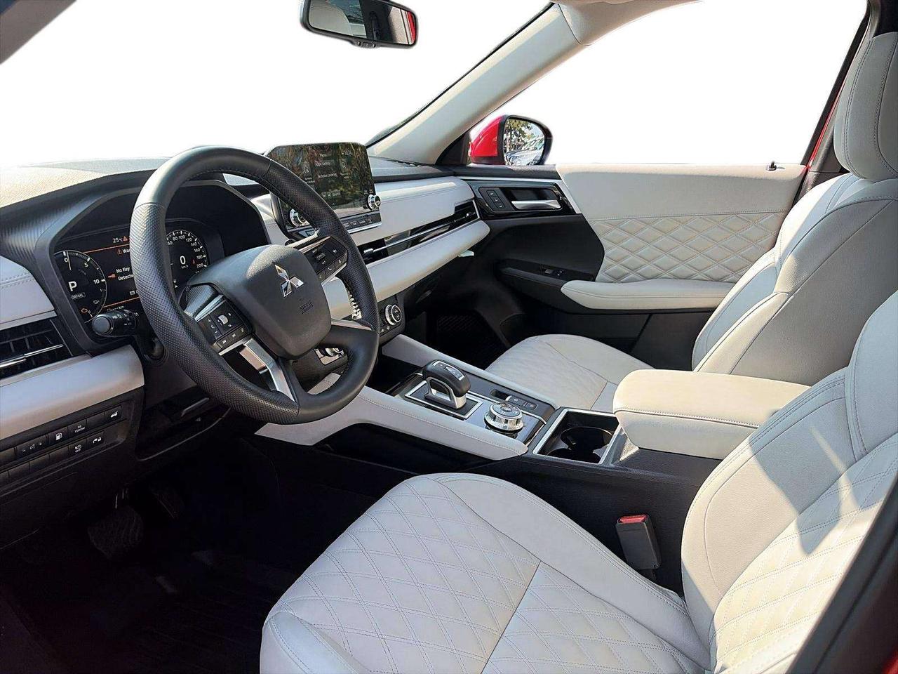 2025 Mitsubishi Outlander SUNROOF|APPLE CARPLAY|HEATED 2nd Row Photo