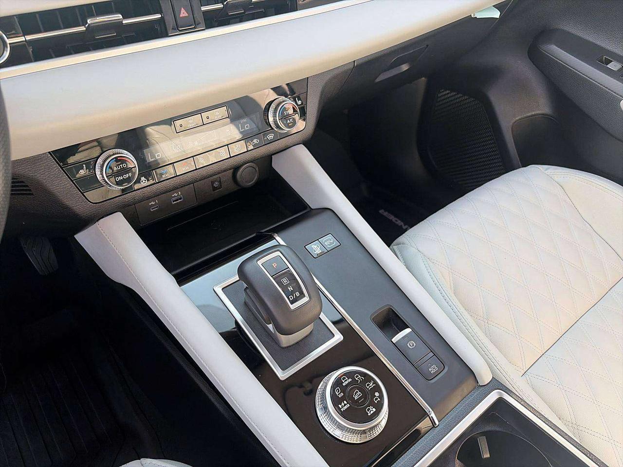 2025 Mitsubishi Outlander SUNROOF|APPLE CARPLAY|HEATED 2nd Row Photo