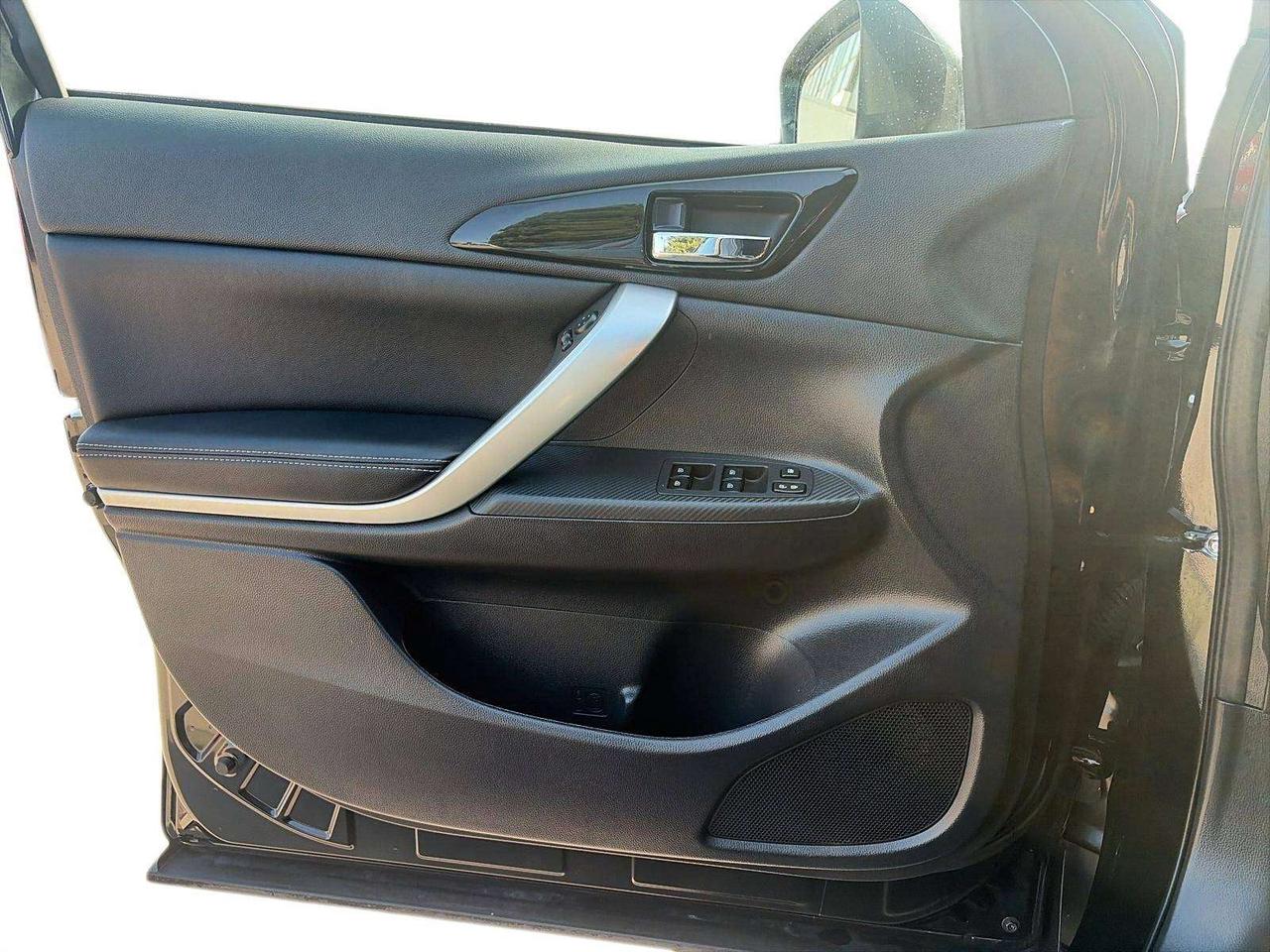 2025 Mitsubishi Eclipse Cross PANO ROFF|APPLE CARPLAY|HEATED SEATS Photo