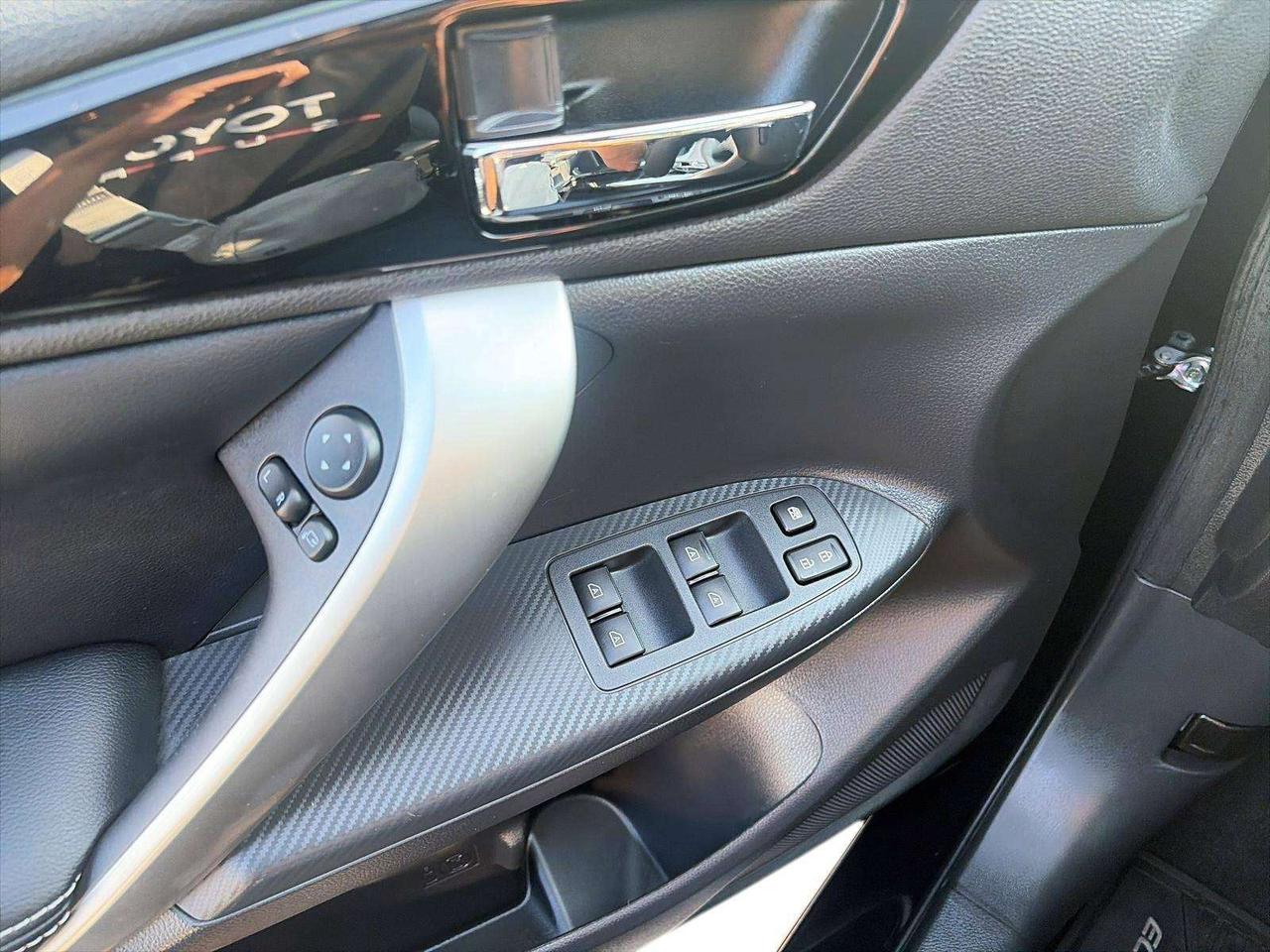 2025 Mitsubishi Eclipse Cross PANO ROFF|APPLE CARPLAY|HEATED SEATS Photo