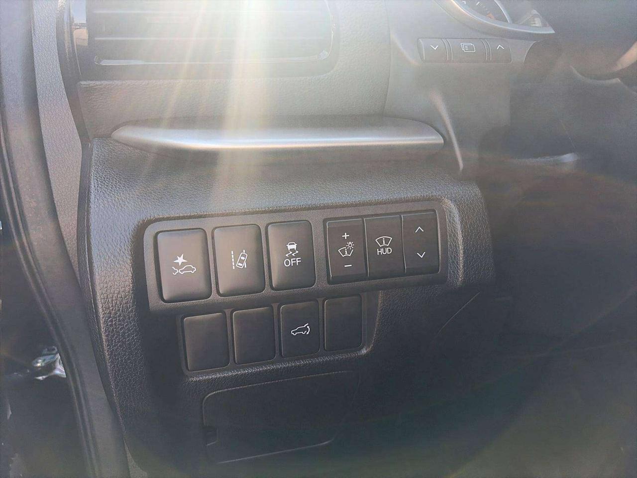 2025 Mitsubishi Eclipse Cross PANO ROFF|APPLE CARPLAY|HEATED SEATS Photo
