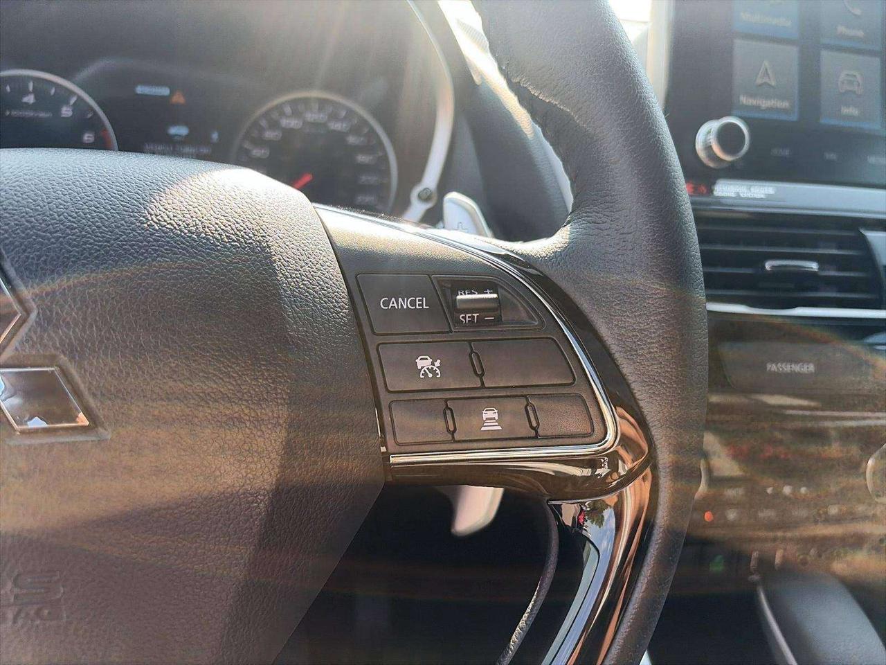 2025 Mitsubishi Eclipse Cross PANO ROFF|APPLE CARPLAY|HEATED SEATS Photo