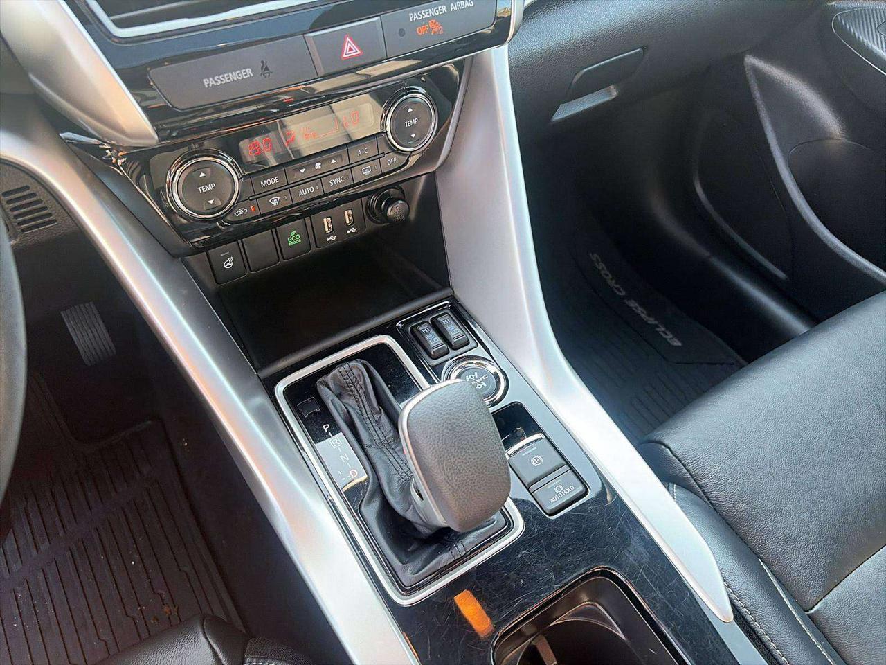 2025 Mitsubishi Eclipse Cross PANO ROFF|APPLE CARPLAY|HEATED SEATS Photo