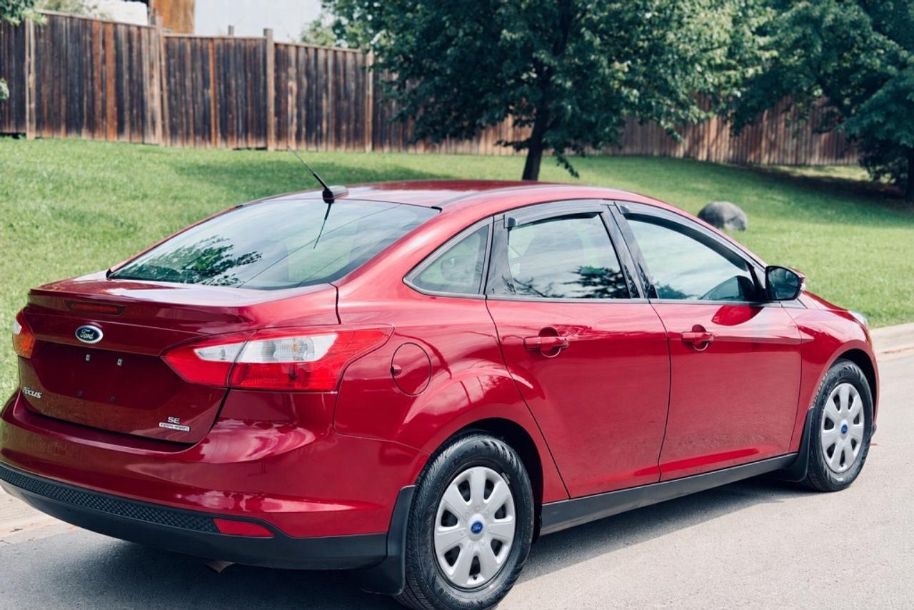 2014 Ford Focus SE Photo