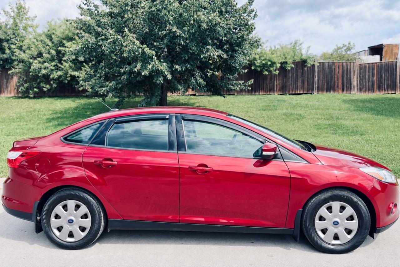 2014 Ford Focus SE Photo