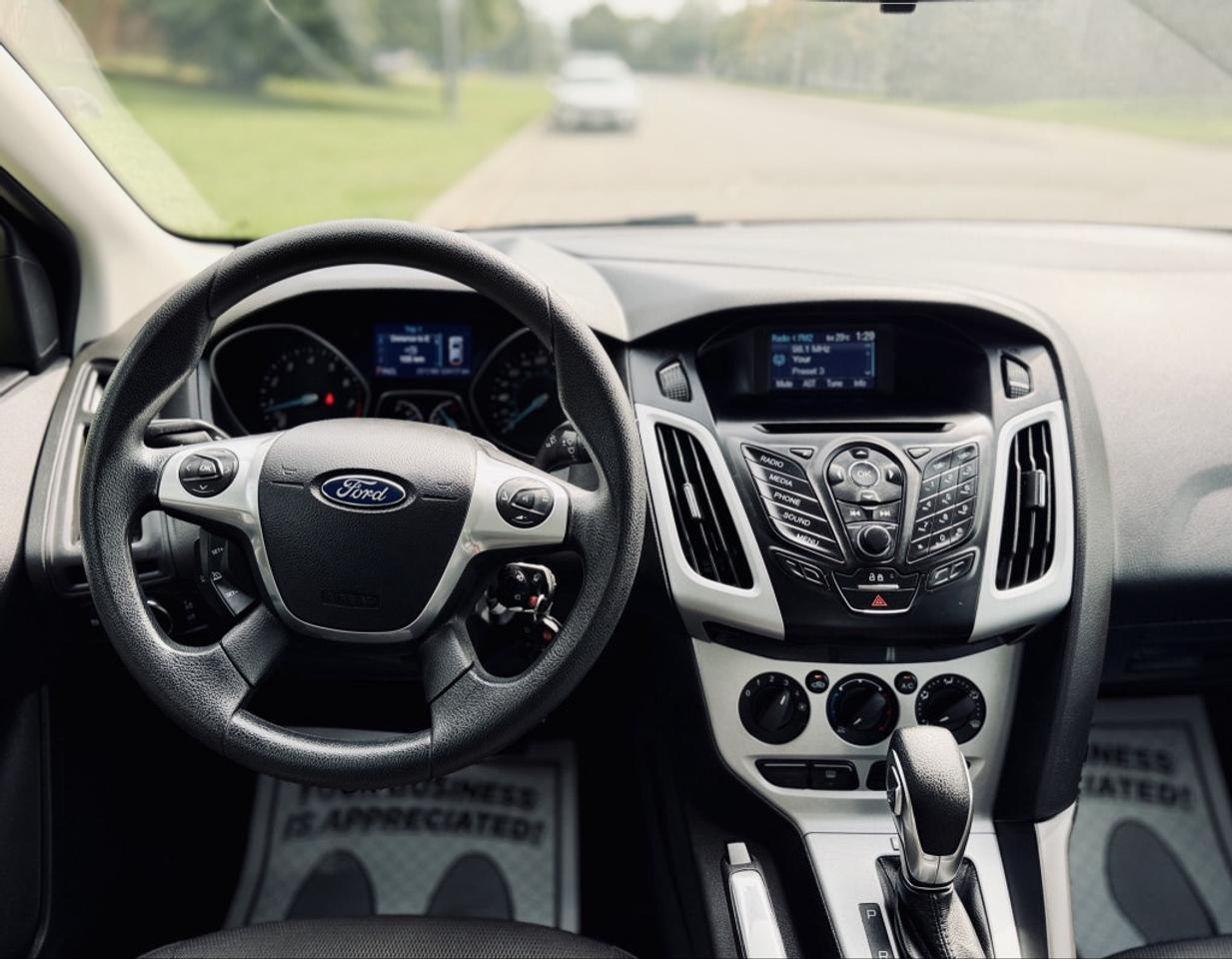 2014 Ford Focus SE Photo