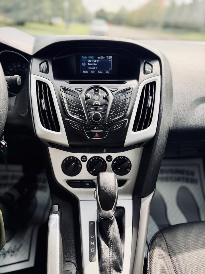 2014 Ford Focus SE Photo