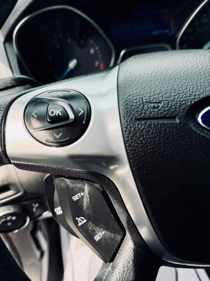 2014 Ford Focus SE Photo