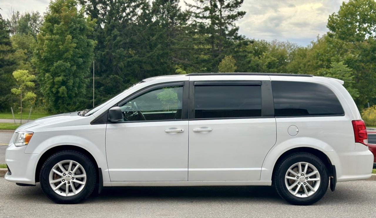 2017 Dodge Grand Caravan SXT PREMIUM PLUS FWD Photo3