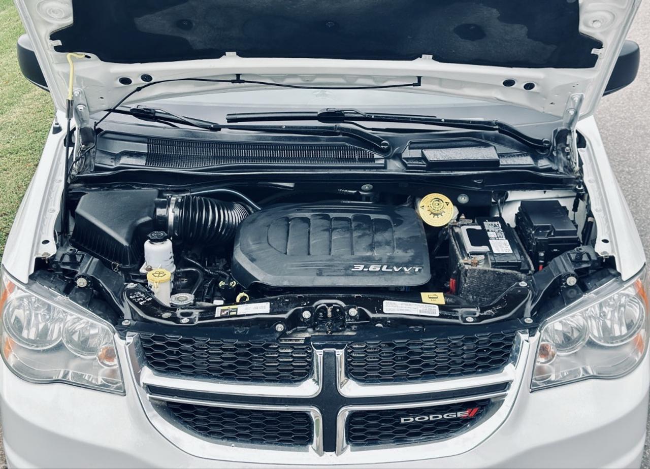 2017 Dodge Grand Caravan SXT PREMIUM PLUS FWD Photo