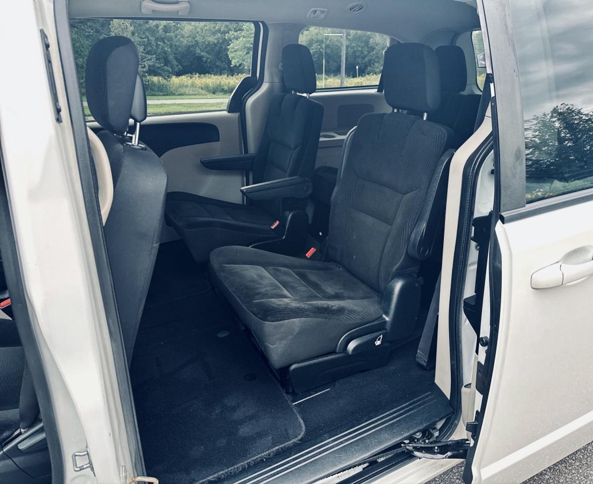 2017 Dodge Grand Caravan SXT PREMIUM PLUS FWD Photo